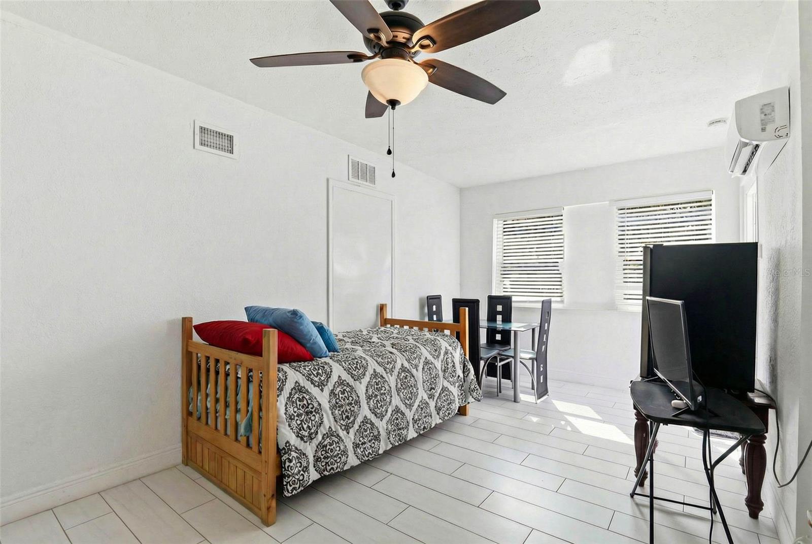 2521 W CREST AVE — photo 41