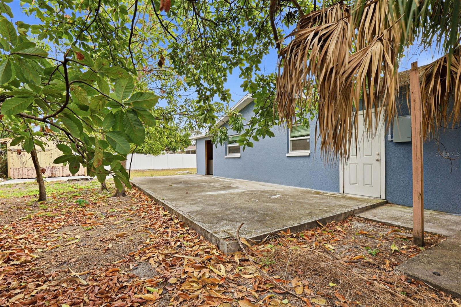 2521 W CREST AVE — photo 54