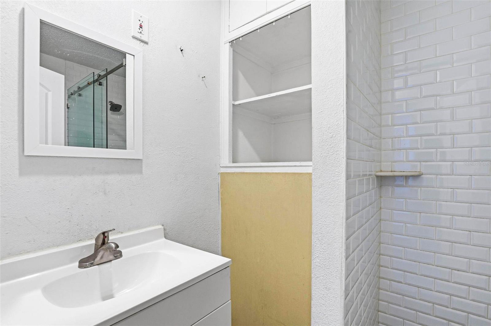 2521 W CREST AVE — photo 18