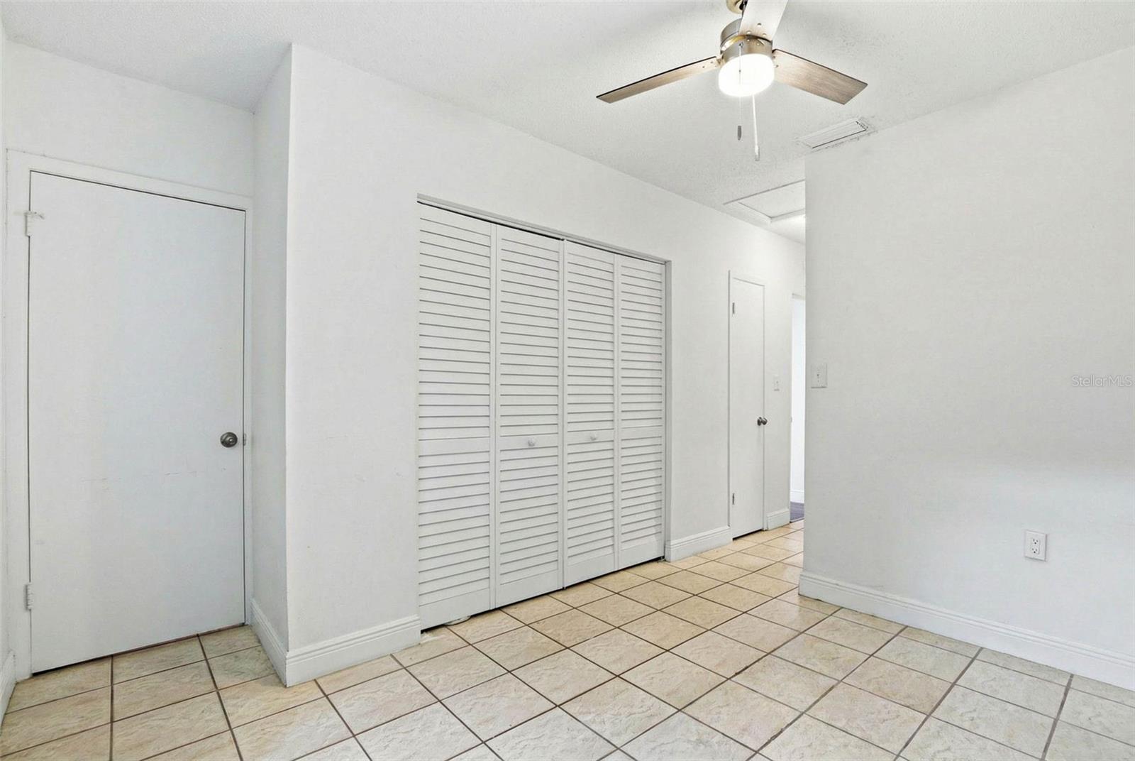 2521 W CREST AVE — photo 31