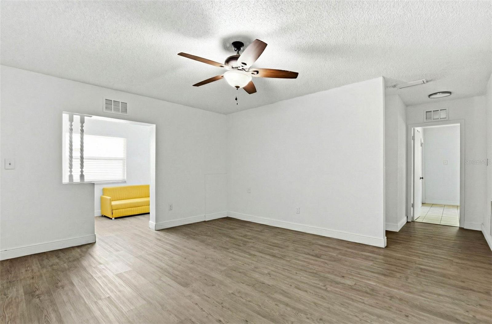 2521 W CREST AVE — photo 33