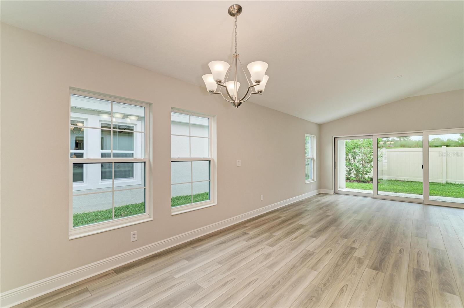 12362 OAK  HILL WAY — photo 18