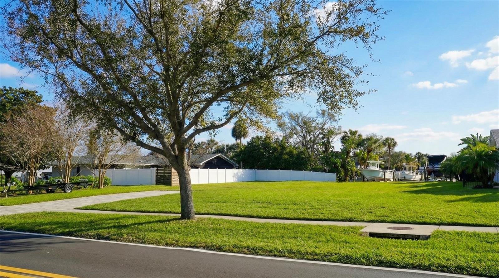 3904 DANA SHORES DR — photo 5