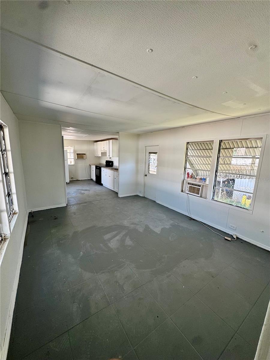 4951 PATIO DR — photo 8