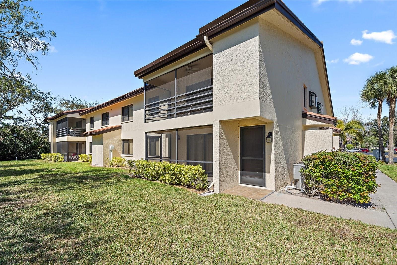 5654 GARDENS DR — photo 6