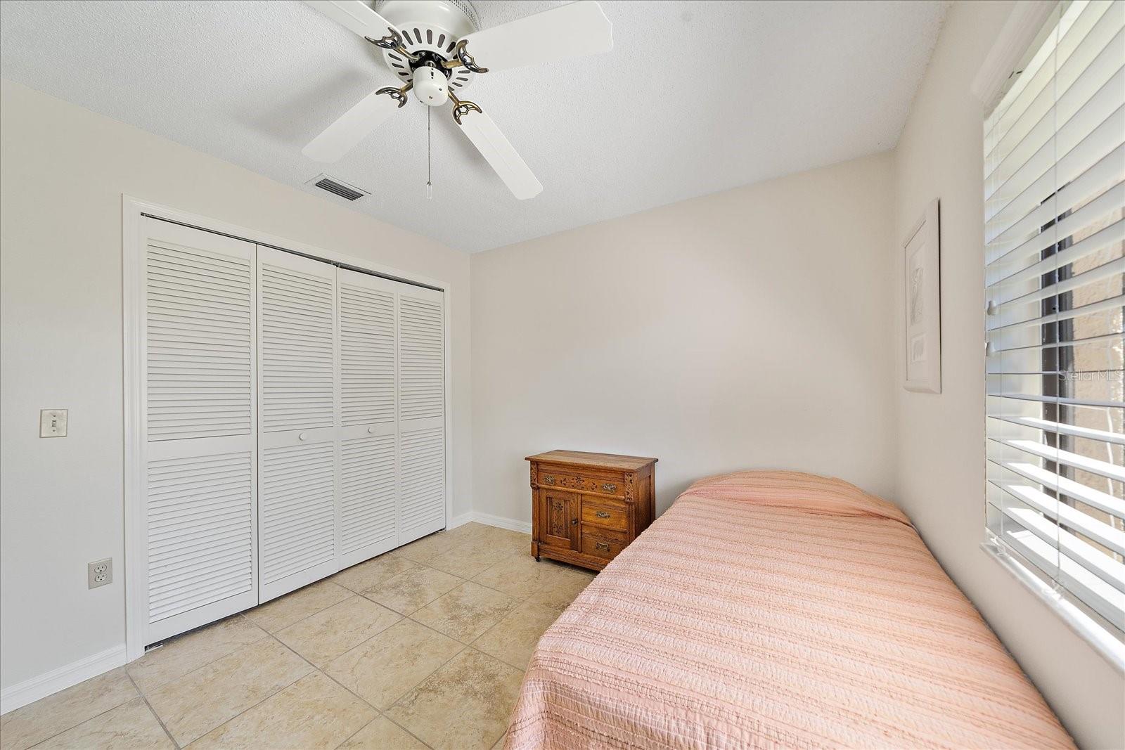 5654 GARDENS DR — photo 37