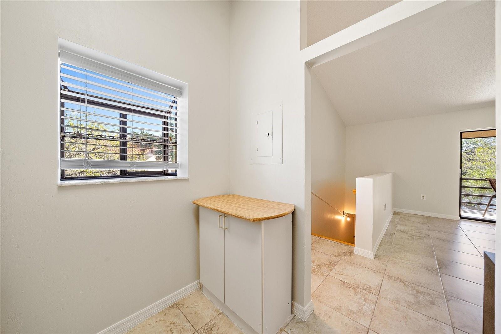 5654 GARDENS DR — photo 10