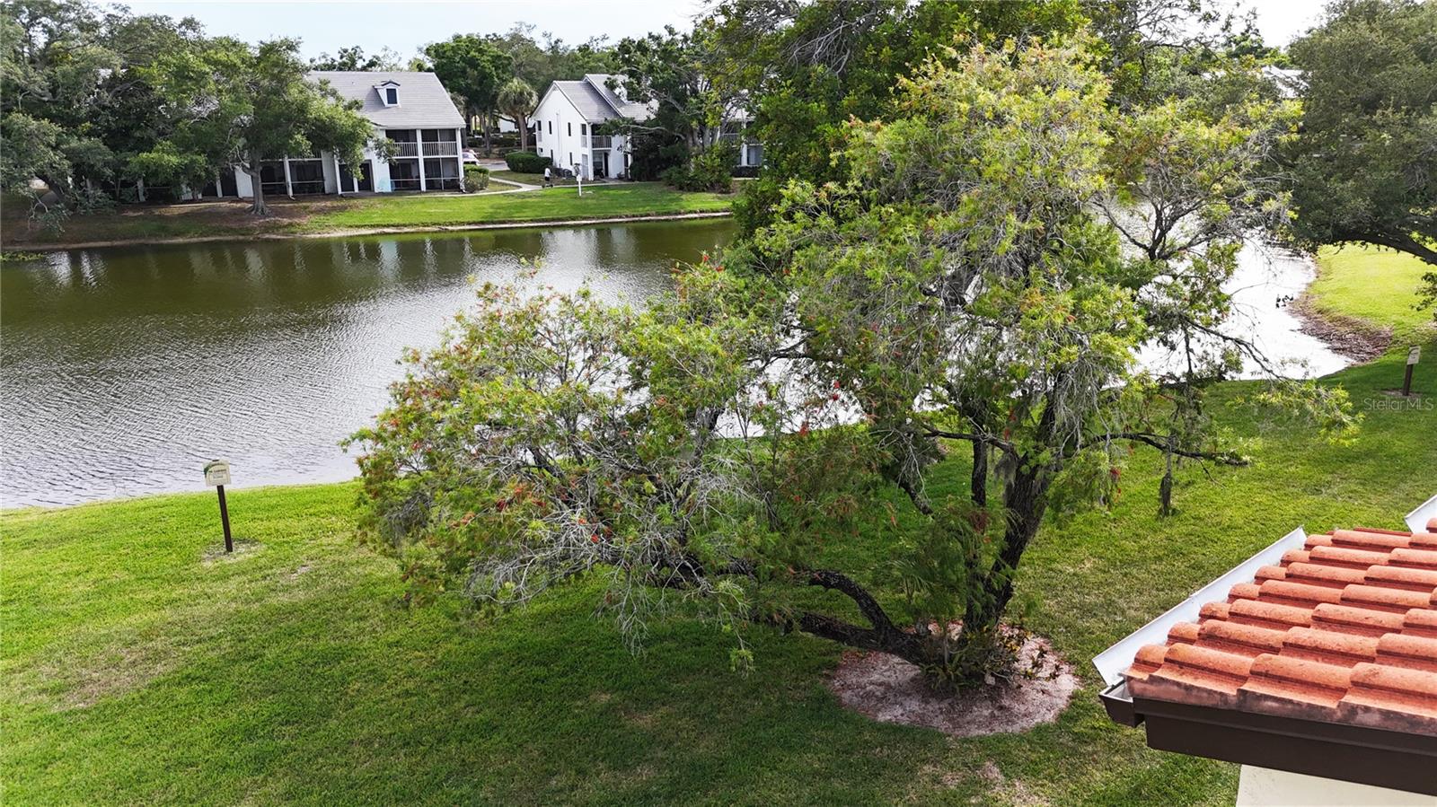 5654 GARDENS DR — photo 4