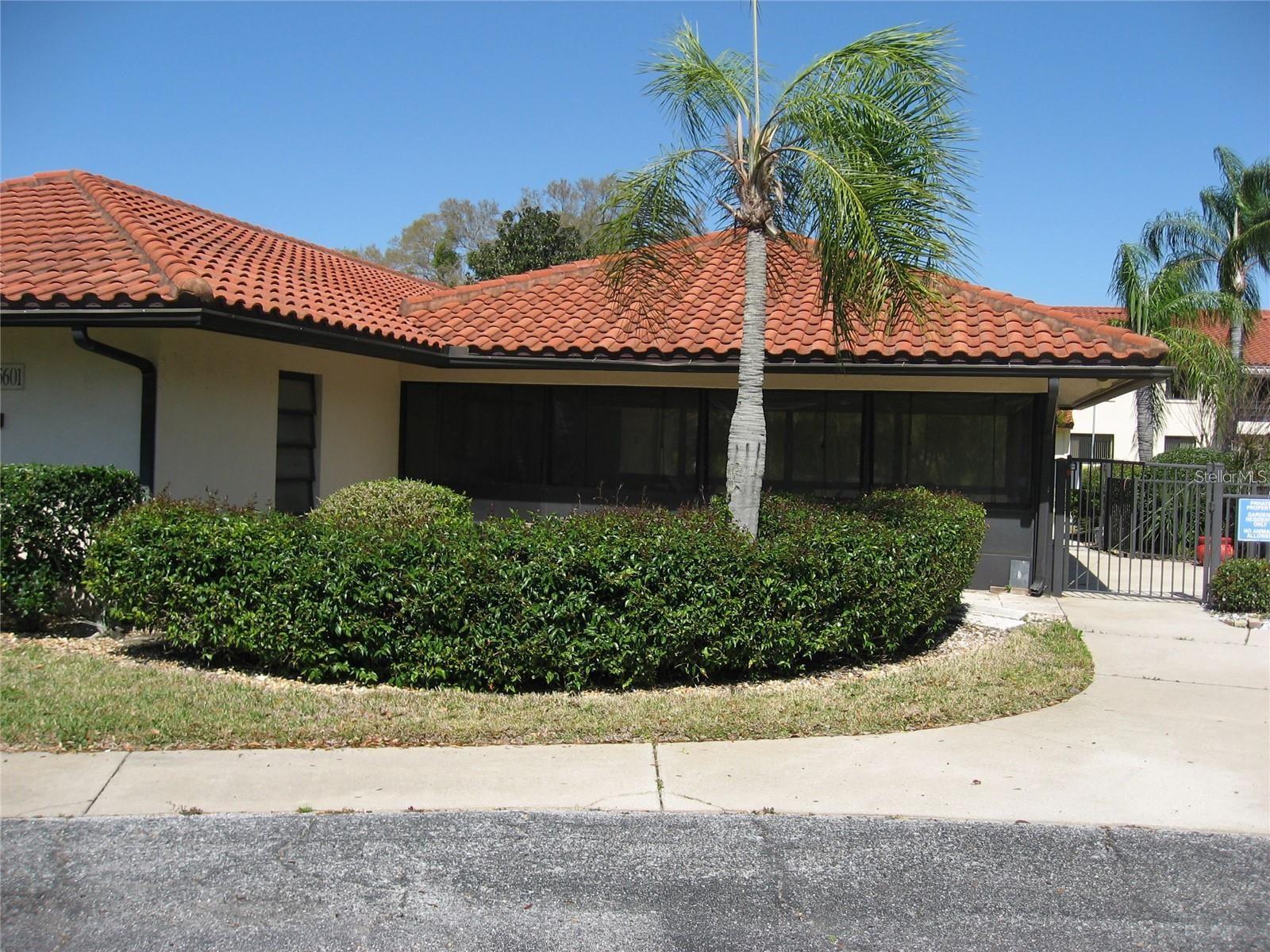 5654 GARDENS DR — photo 49