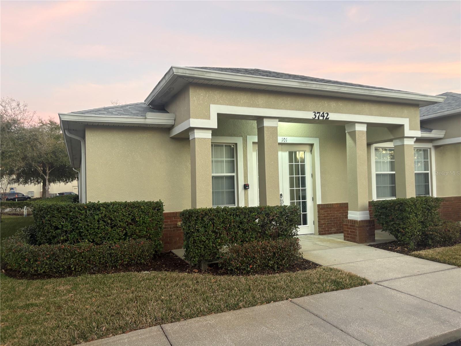 3742 TURMAN LOOP #101 — photo 2