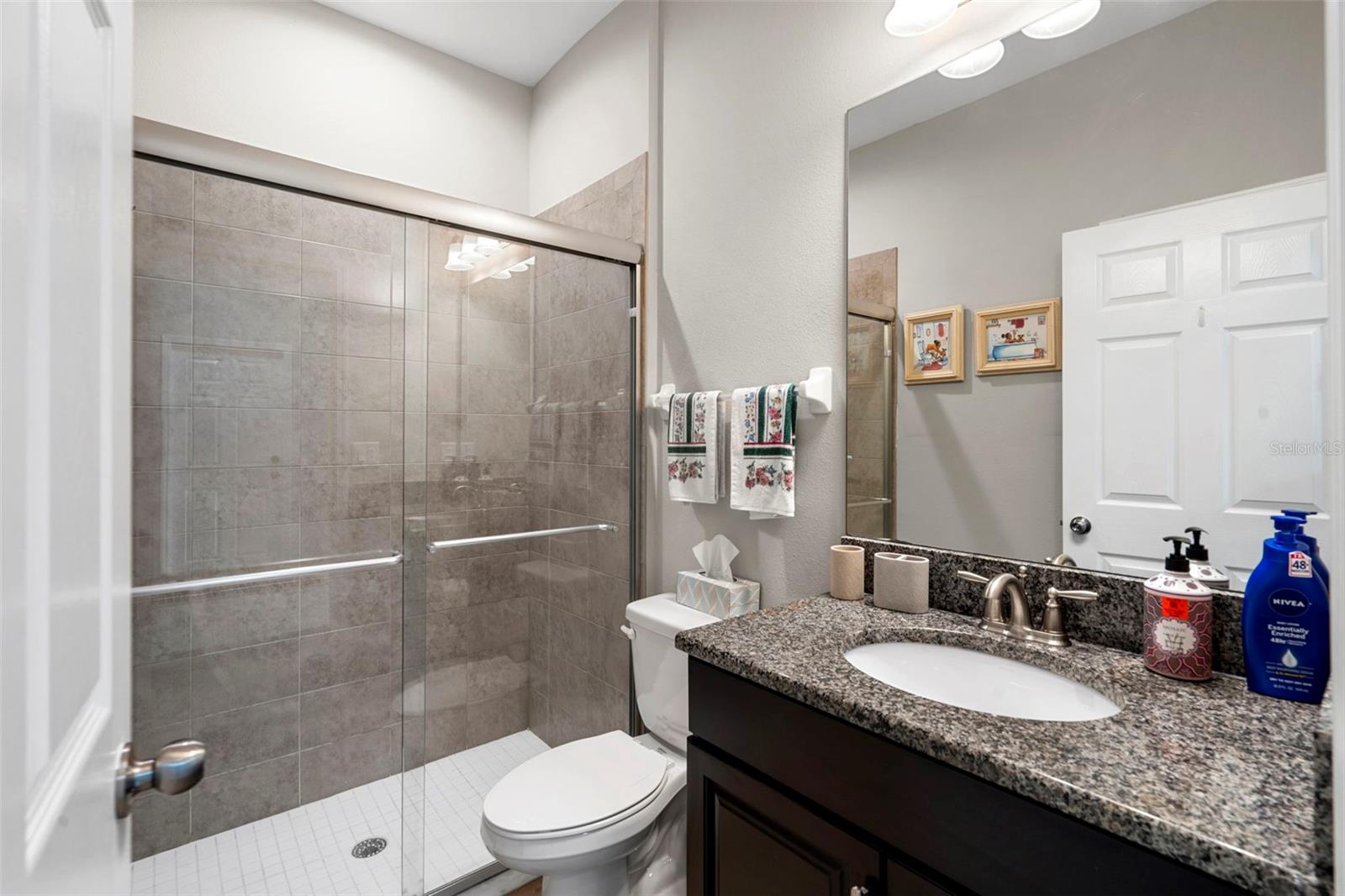 18565 OBREGAN DR — photo 34