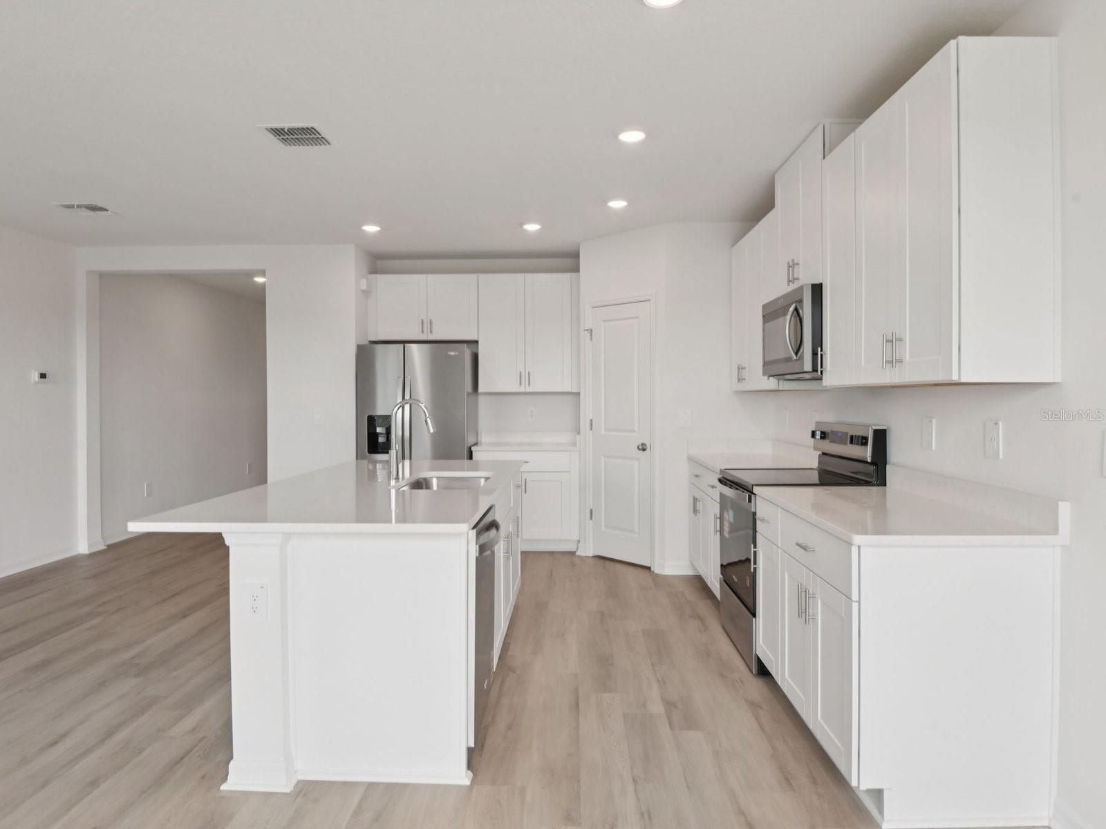7709 SATTERFIELD TER — photo 10
