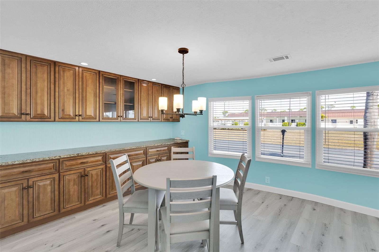 517 LOS ALTOS — photo 11