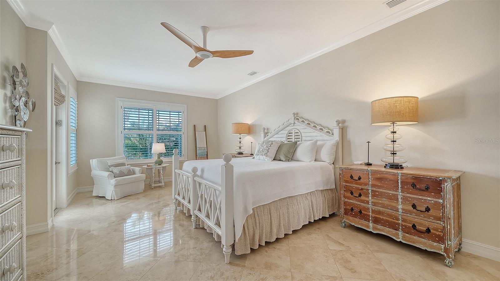 605 N POINT DR — photo 46