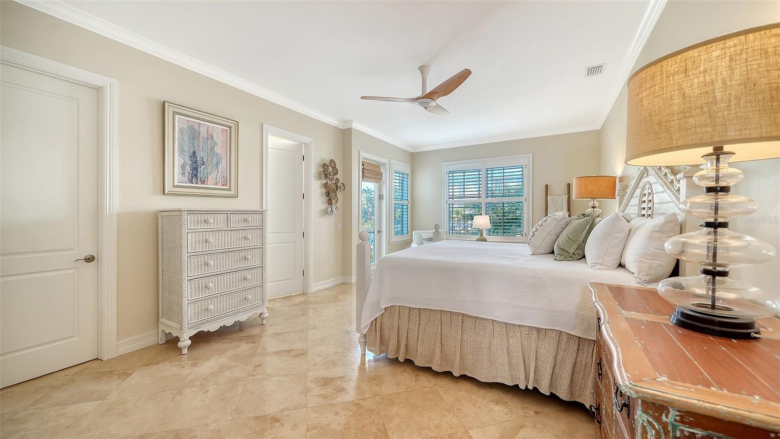 605 N POINT DR — photo 47