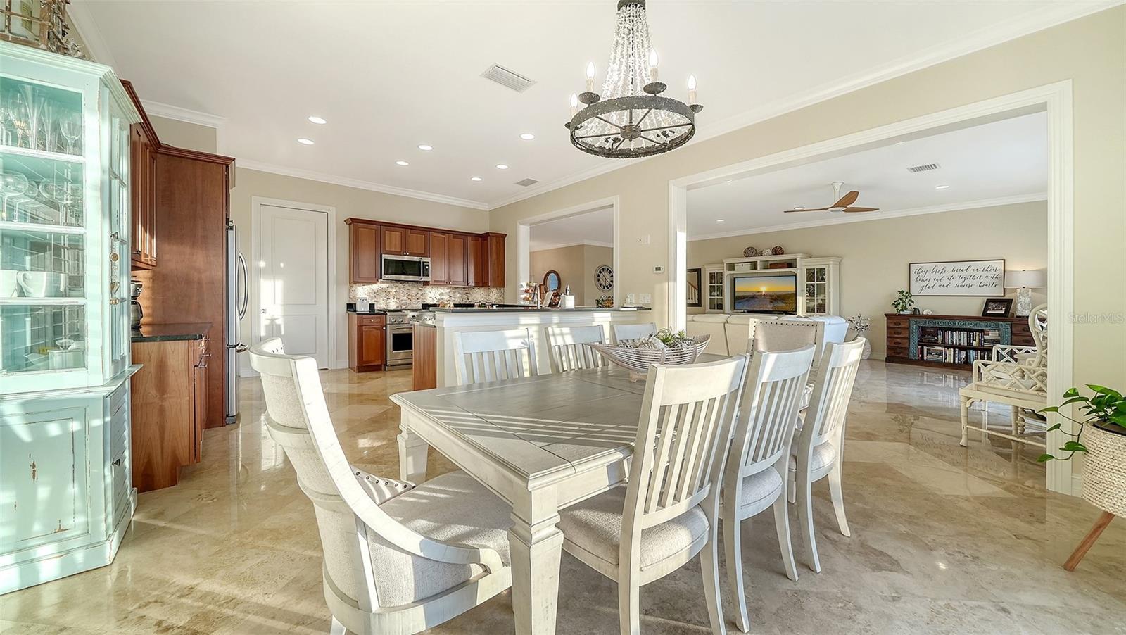 605 N POINT DR — photo 28