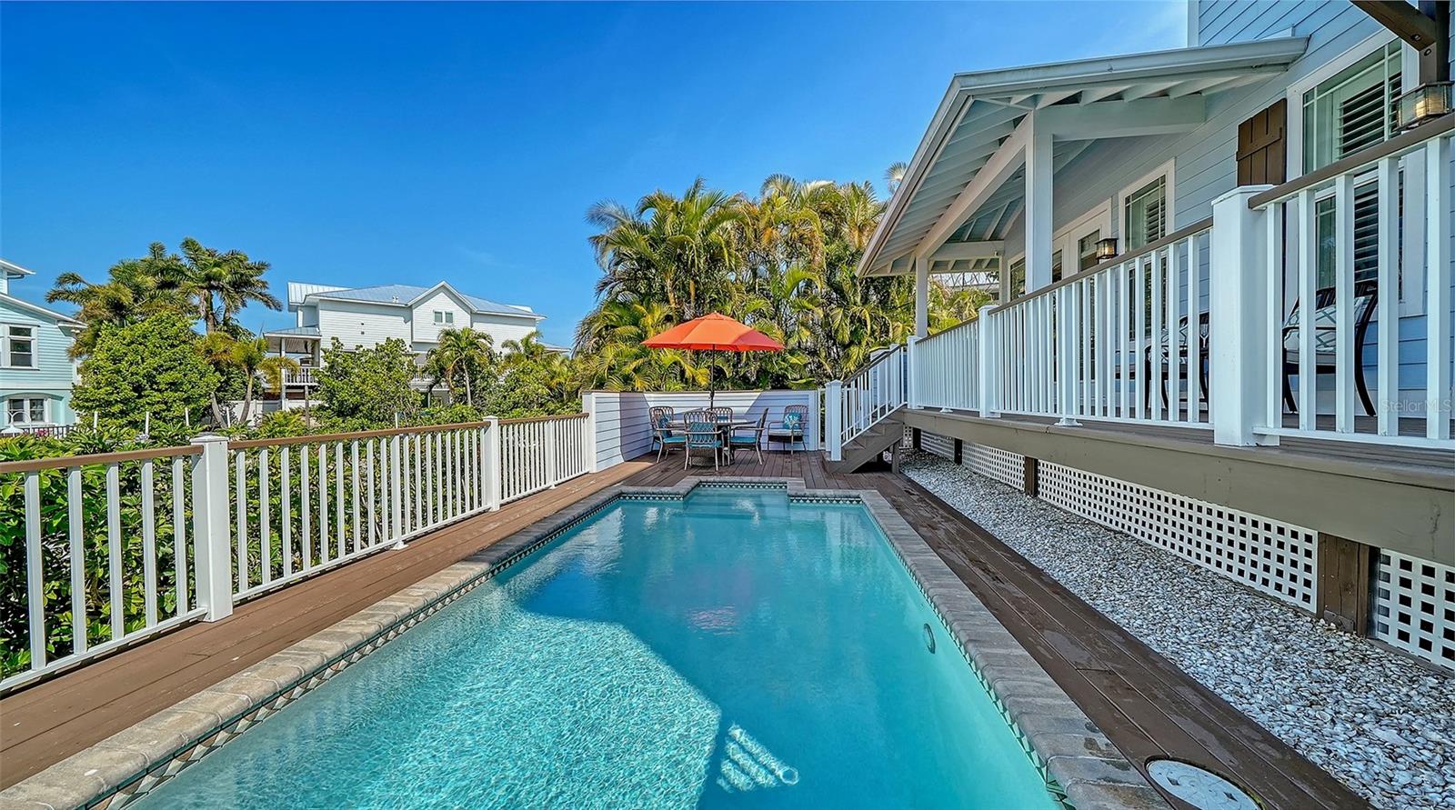 605 N POINT DR — photo 75