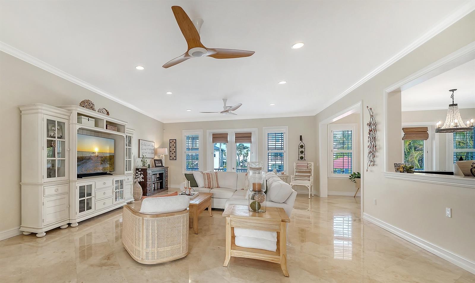 605 N POINT DR — photo 14