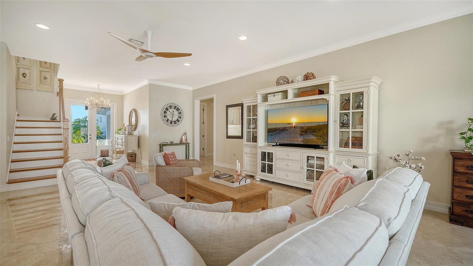 605 N POINT DR — photo 15