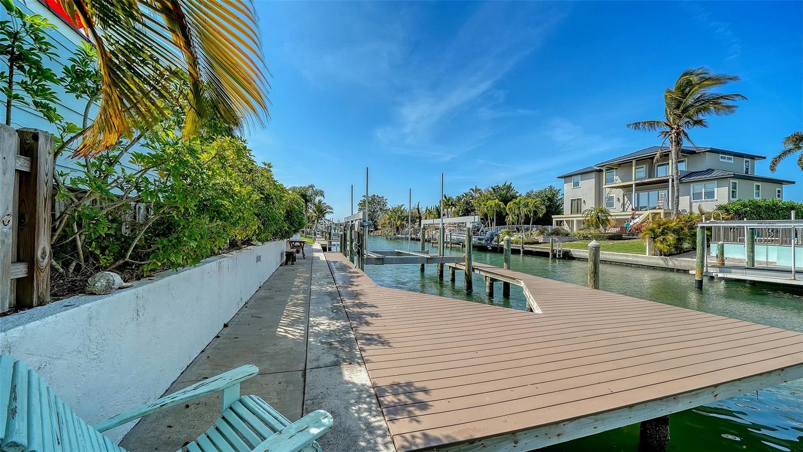 605 N POINT DR — photo 81