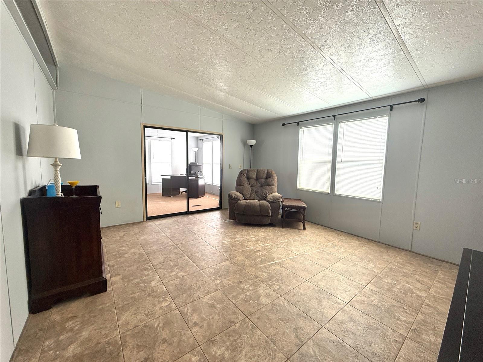225 N SAINT THOMAS CIR — photo 4