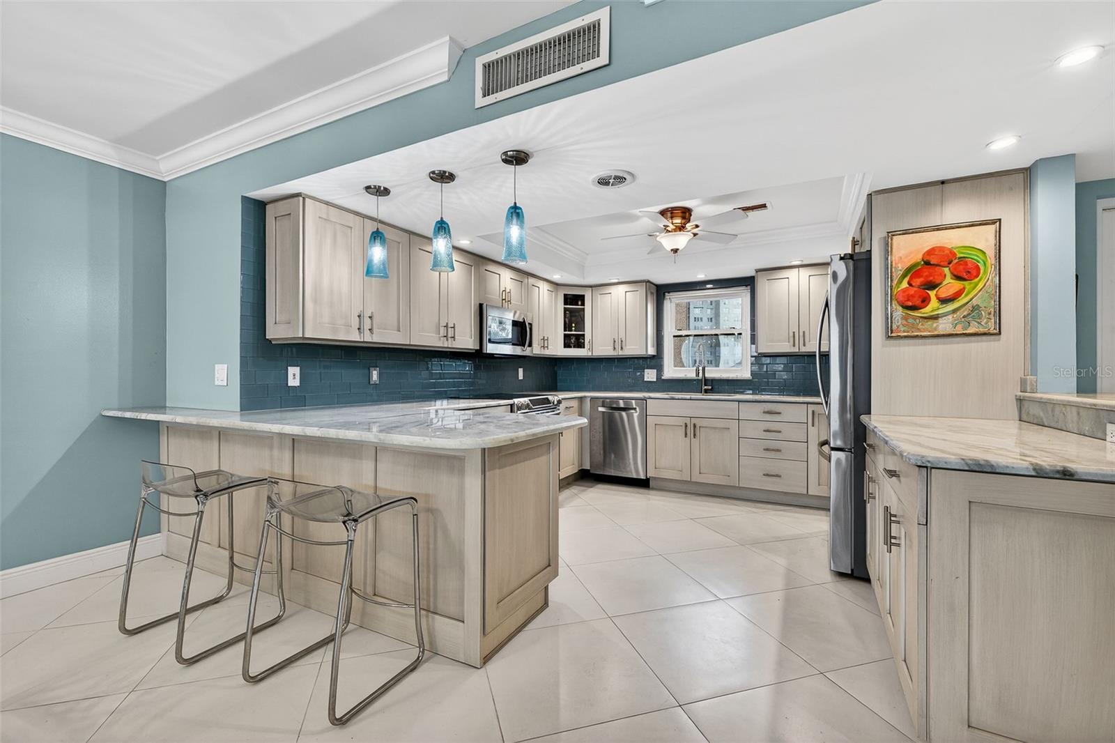 5130 BRITTANY DR S #201 — photo 4