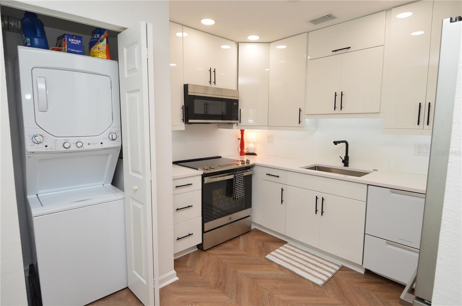 5048 BEACH DR SE #F — photo 11
