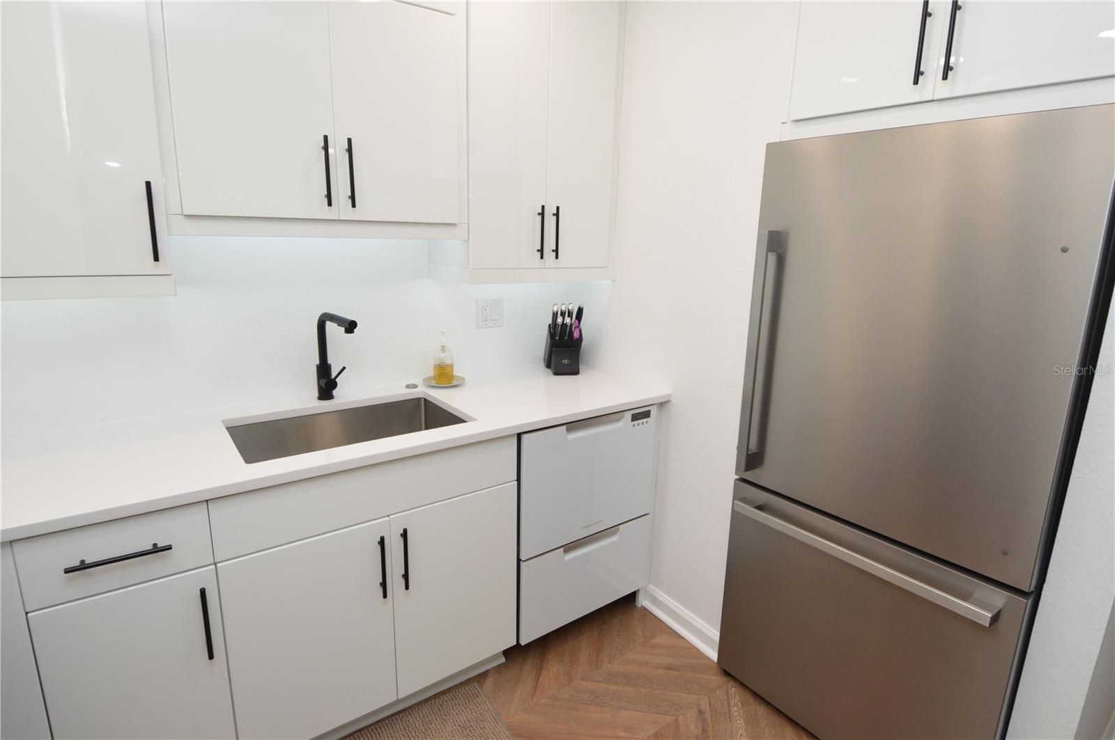 5048 BEACH DR SE #F — photo 13