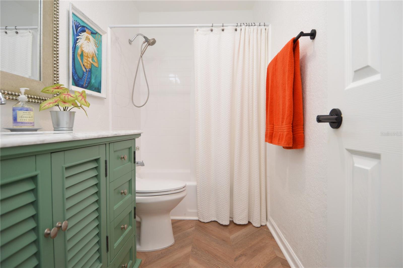 5048 BEACH DR SE #F — photo 32