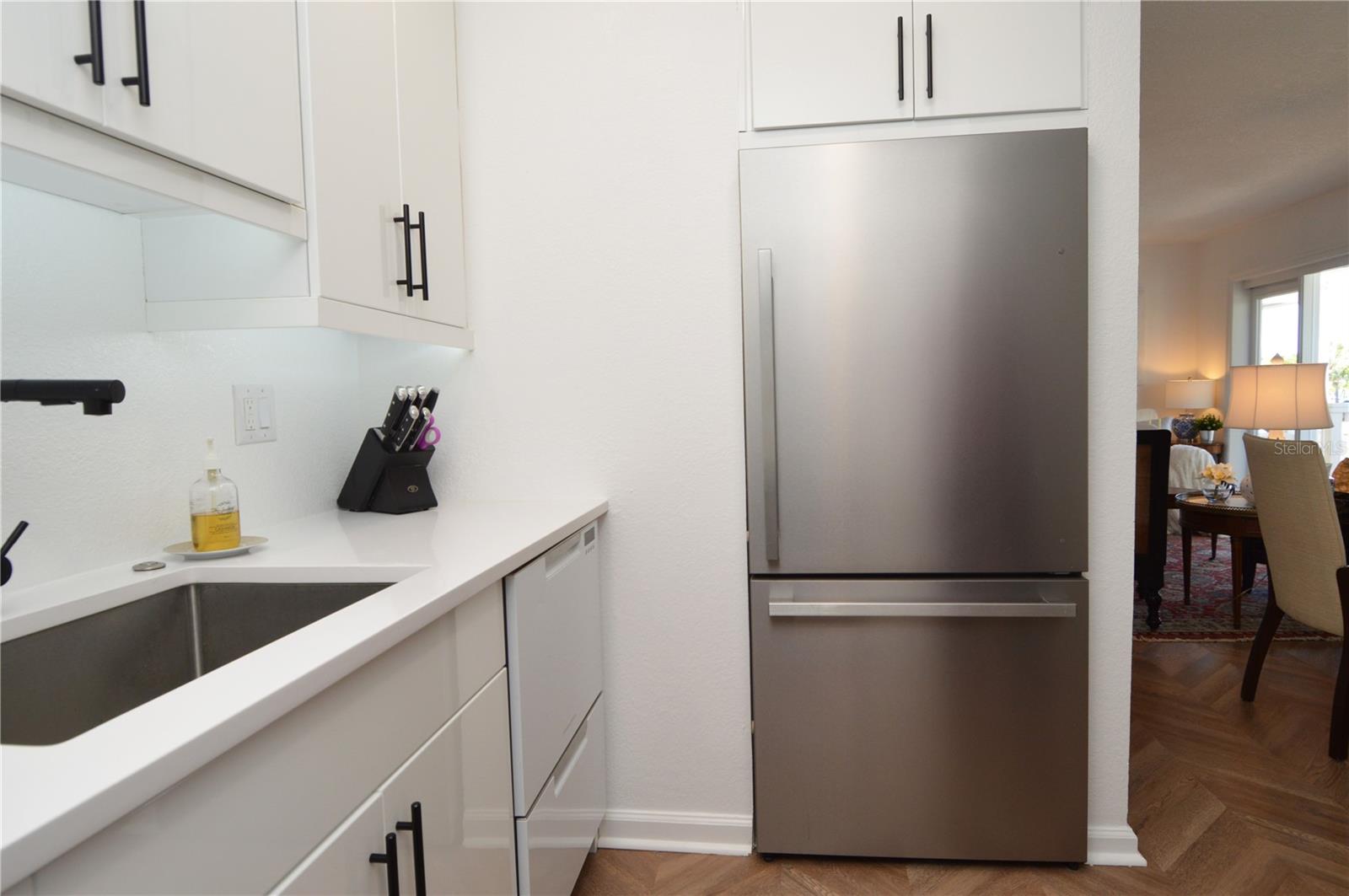 5048 BEACH DR SE #F — photo 14