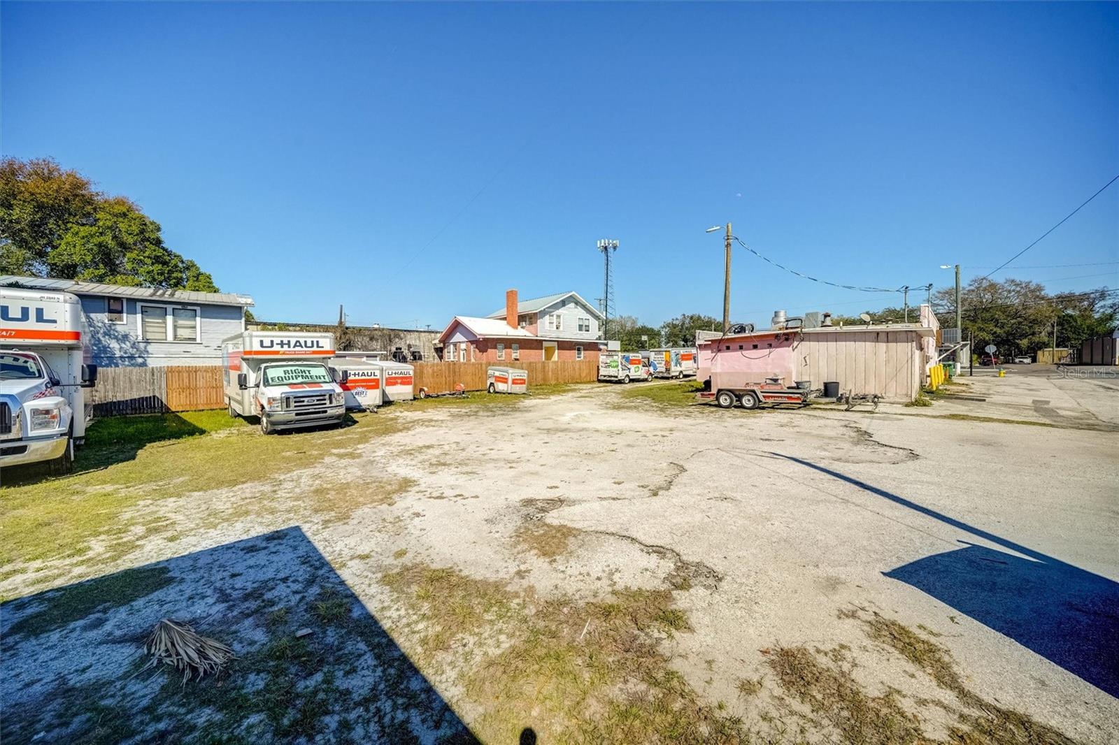 5202 N NEBRASKA AVE E — photo 12