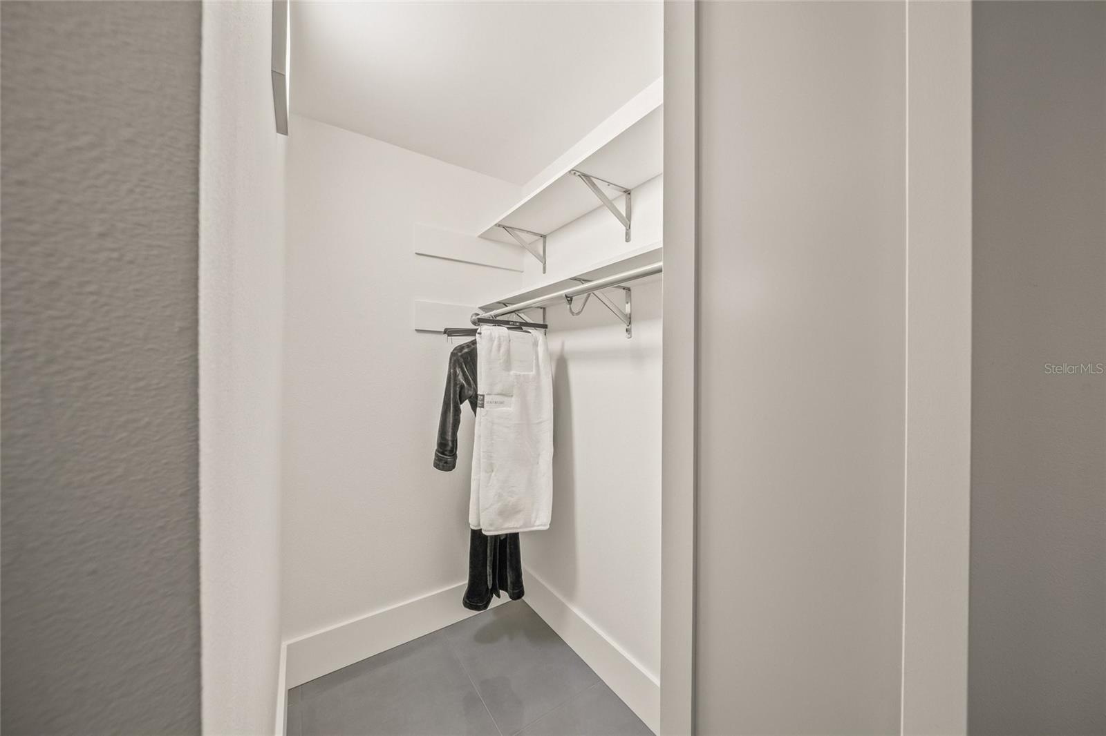 420 BEACH RD #606 — photo 24