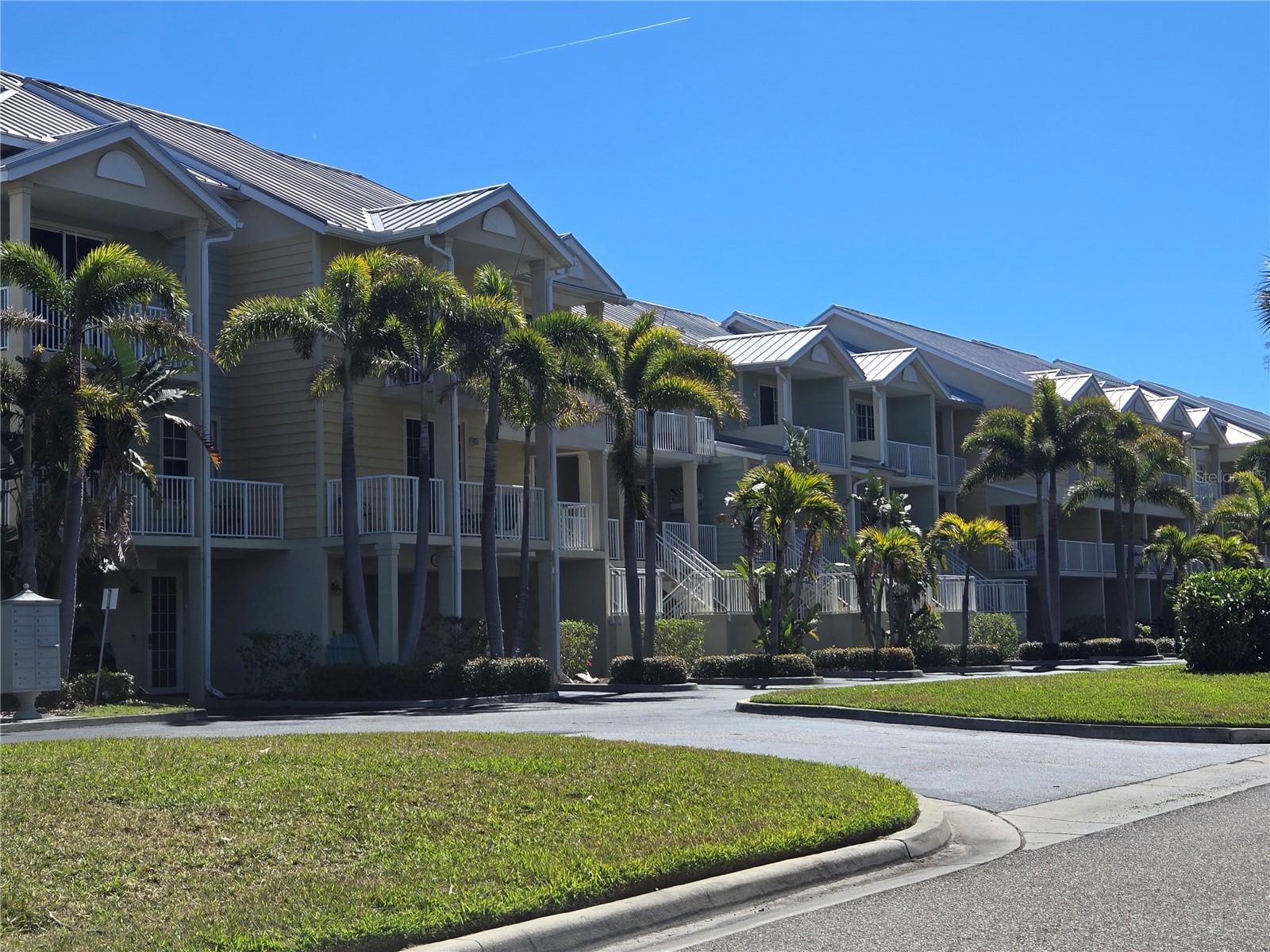547 BAHIA BEACH BLVD — photo 3