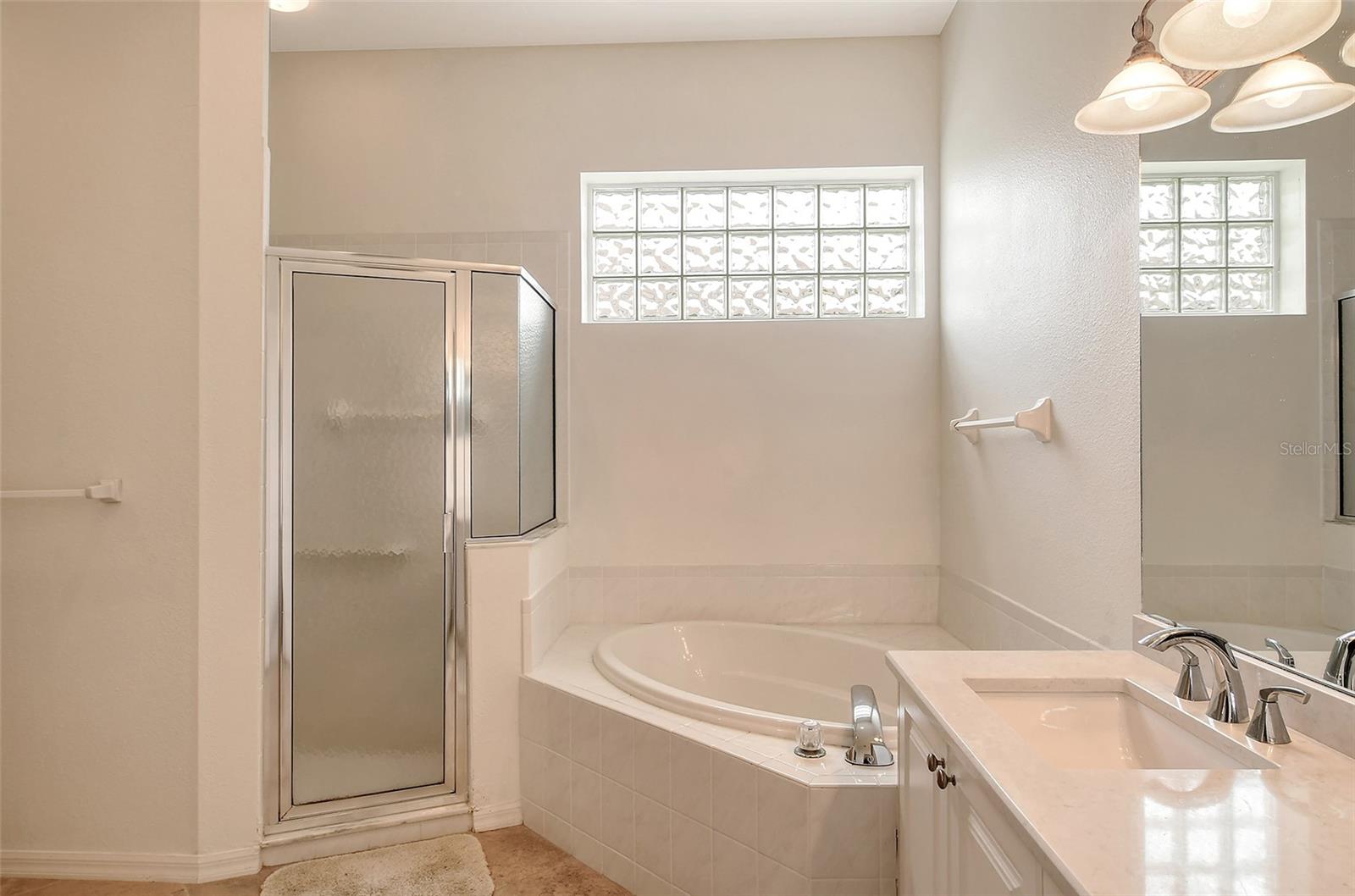 9411 FOREST HILLS CIR — photo 21