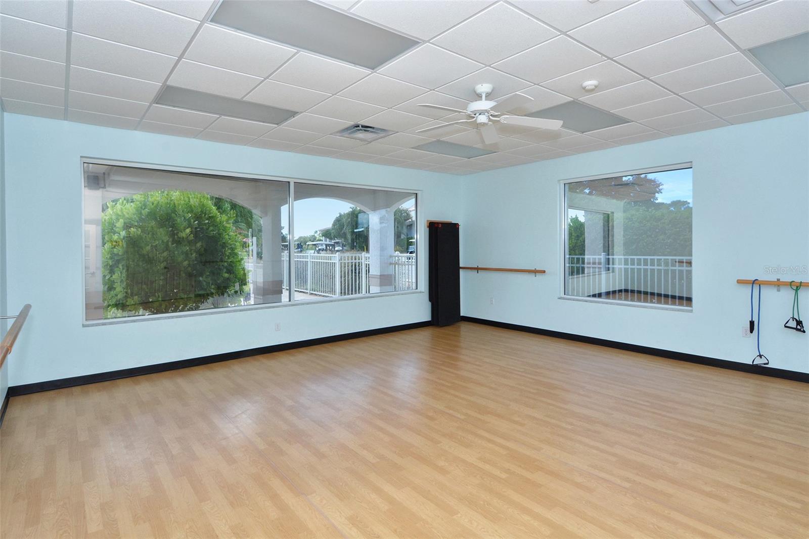 9411 FOREST HILLS CIR — photo 47