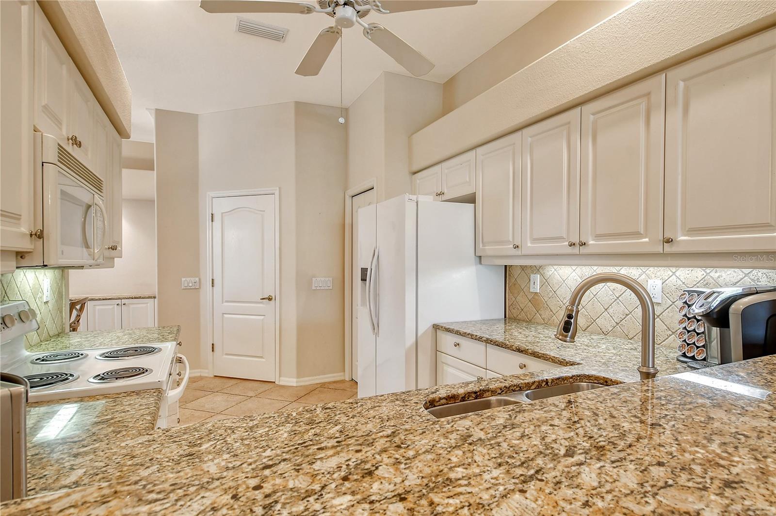 9411 FOREST HILLS CIR — photo 14