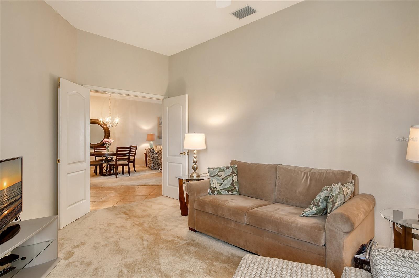 9411 FOREST HILLS CIR — photo 26