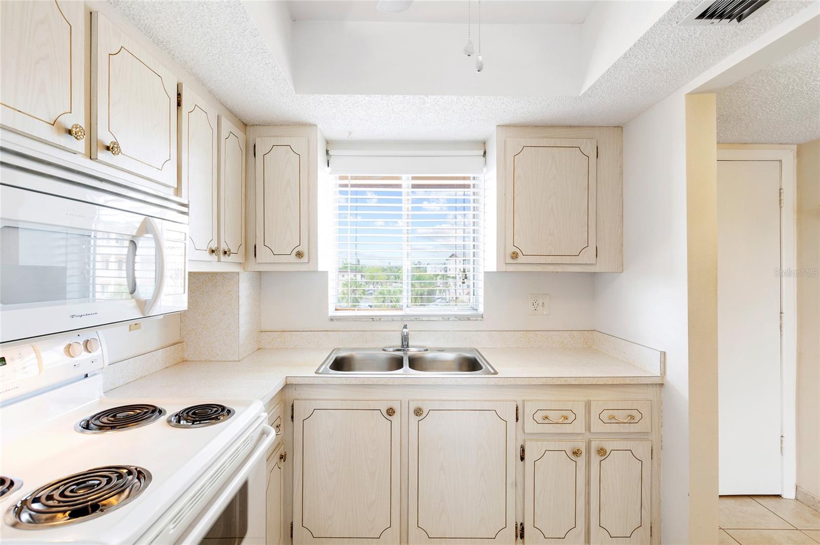 3959 LAKE BAYSHORE DR #F 412 — photo 9
