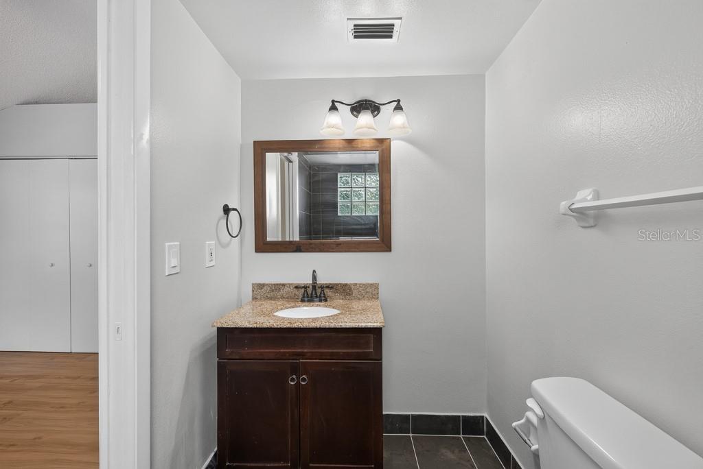 3002 W CLEVELAND ST #D11 — photo 27