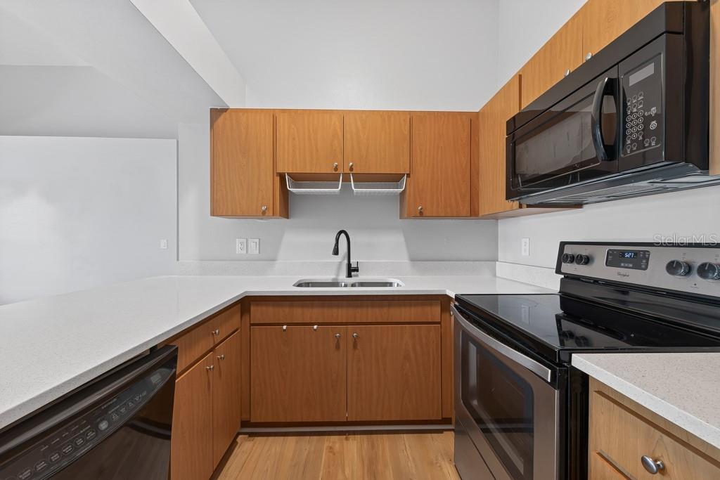 3002 W CLEVELAND ST #D11 — photo 17