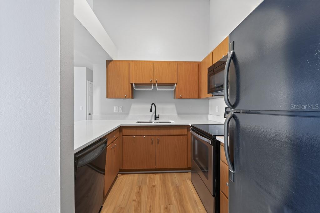 3002 W CLEVELAND ST #D11 — photo 16