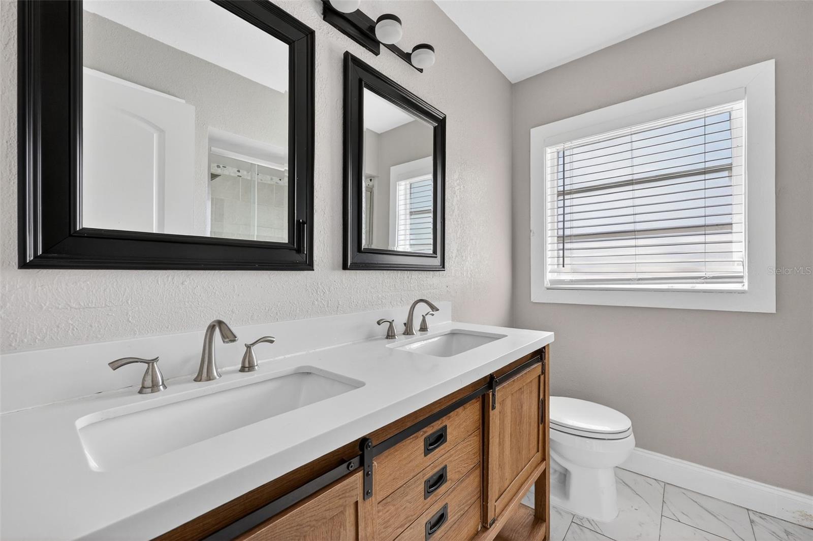2714 W GRACE ST — photo 16