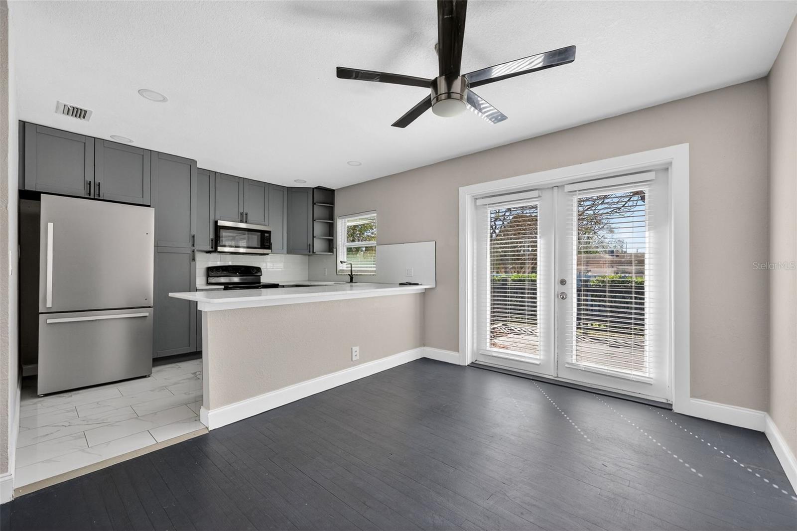 2714 W GRACE ST — photo 10