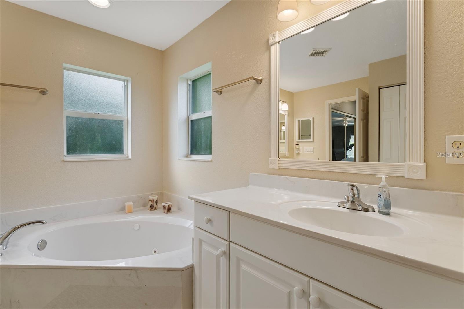 3953 VEHLIN ST — photo 17