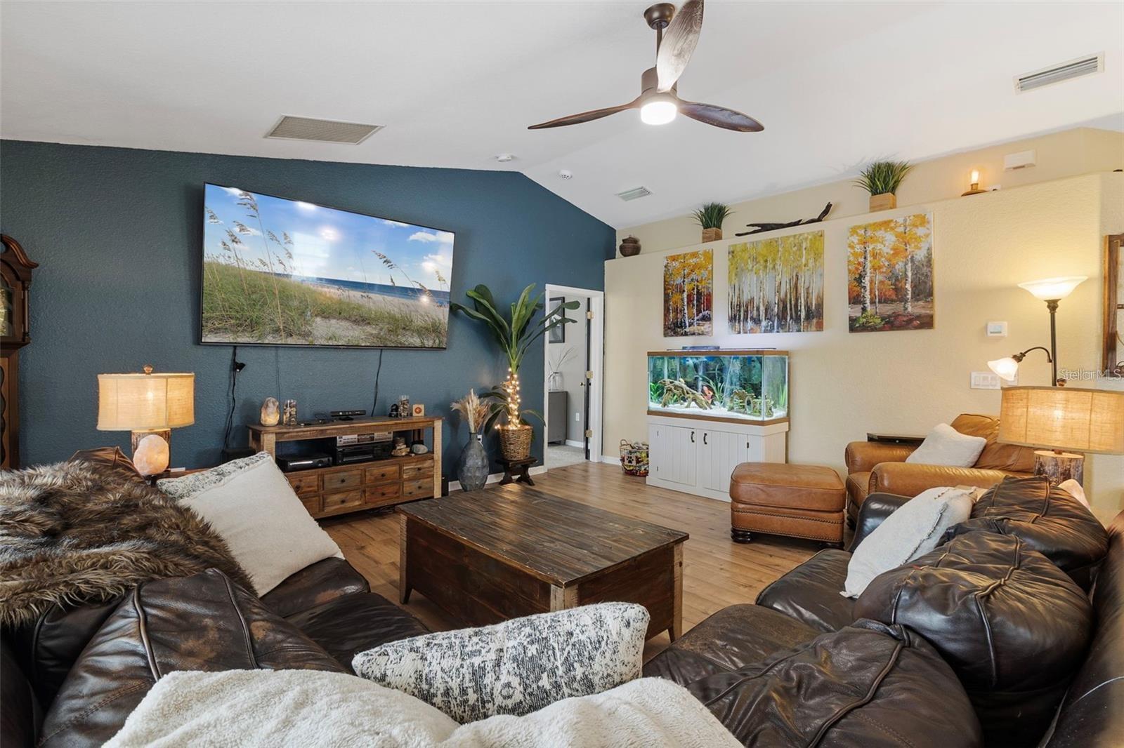 3953 VEHLIN ST — photo 4