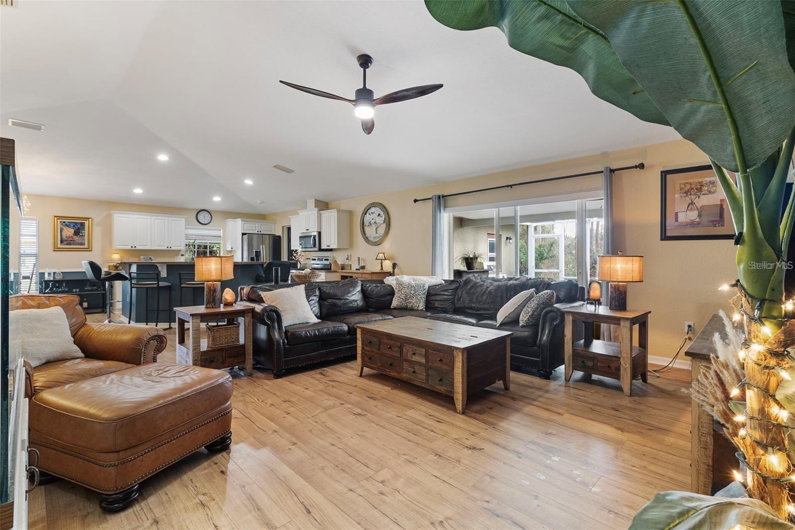 3953 VEHLIN ST — photo 3