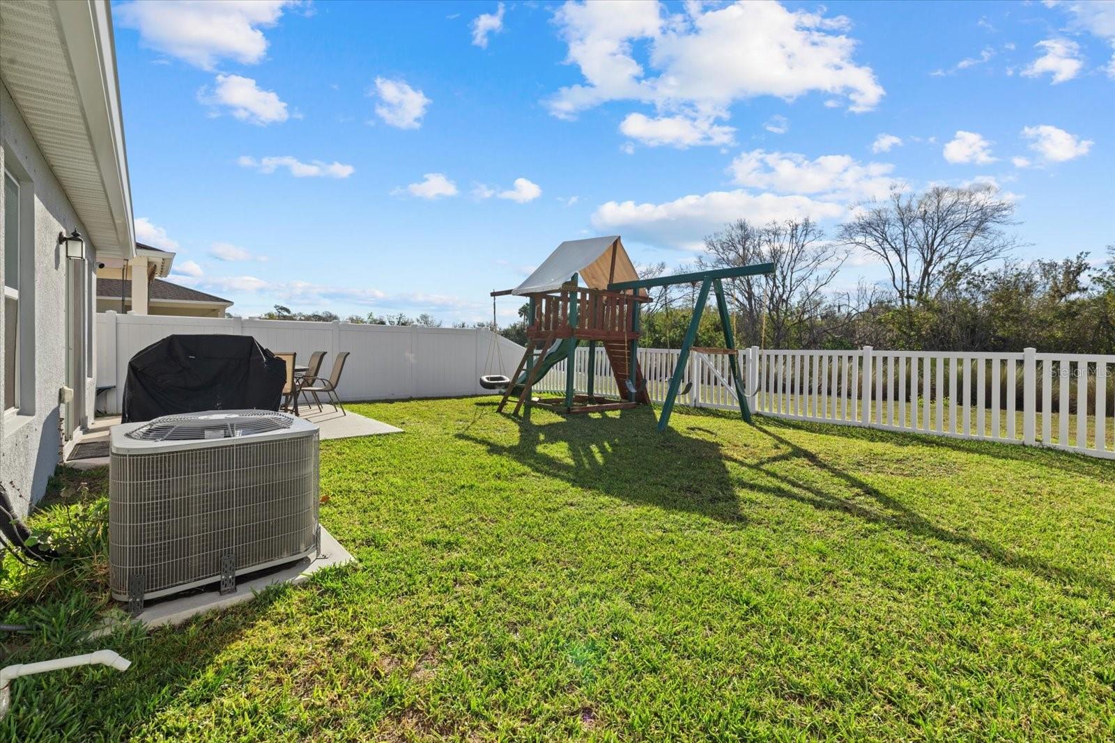 9120 SANDY BLUFFS CIR — photo 25