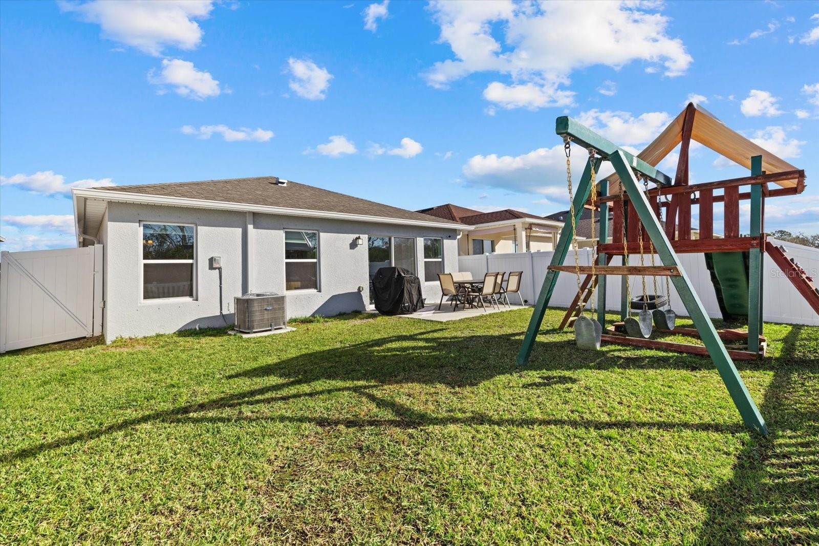 9120 SANDY BLUFFS CIR — photo 26
