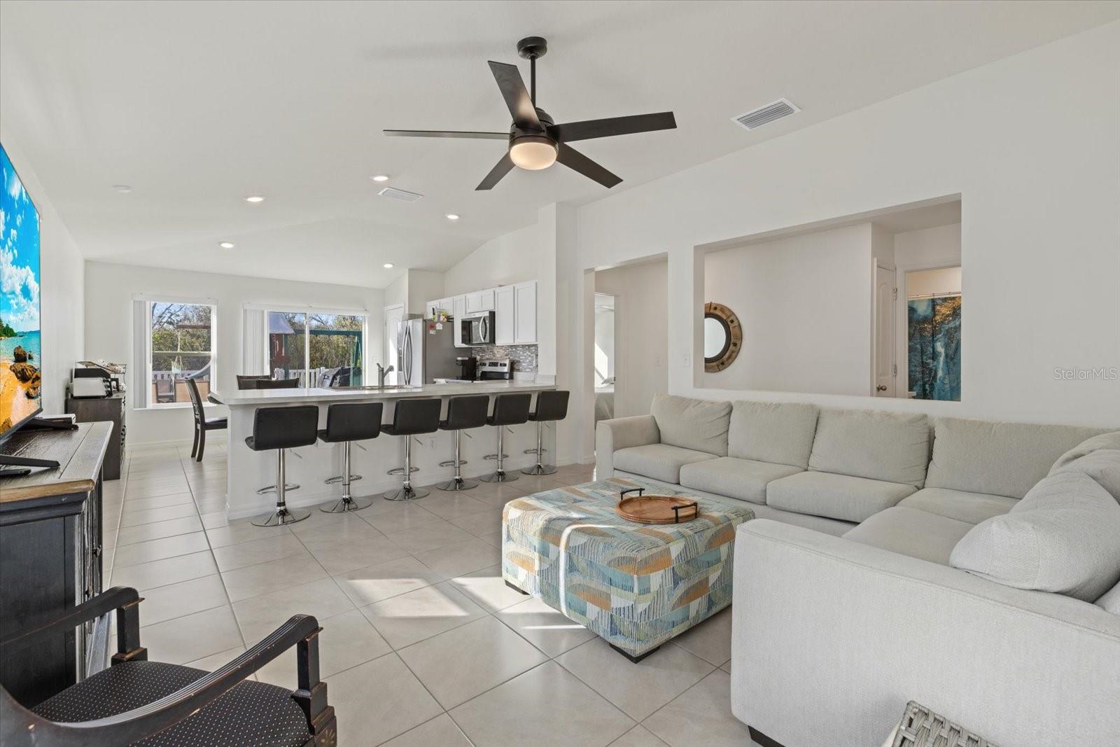 9120 SANDY BLUFFS CIR — photo 5