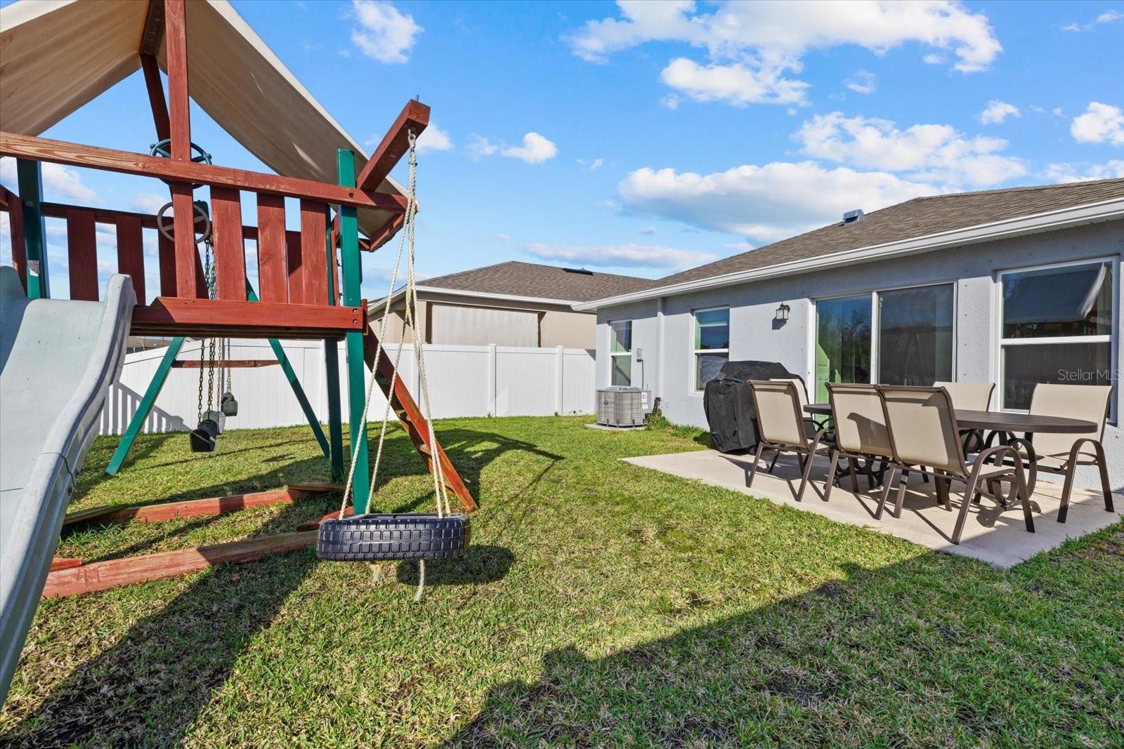9120 SANDY BLUFFS CIR — photo 4